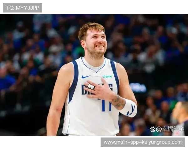 东契奇突破分球助攻，独行侠快攻节奏流畅