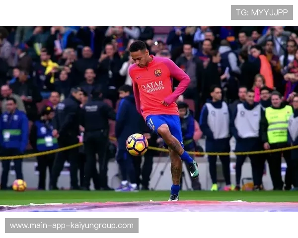 内马尔受邀参加慈善足球赛，全力以赴引关注